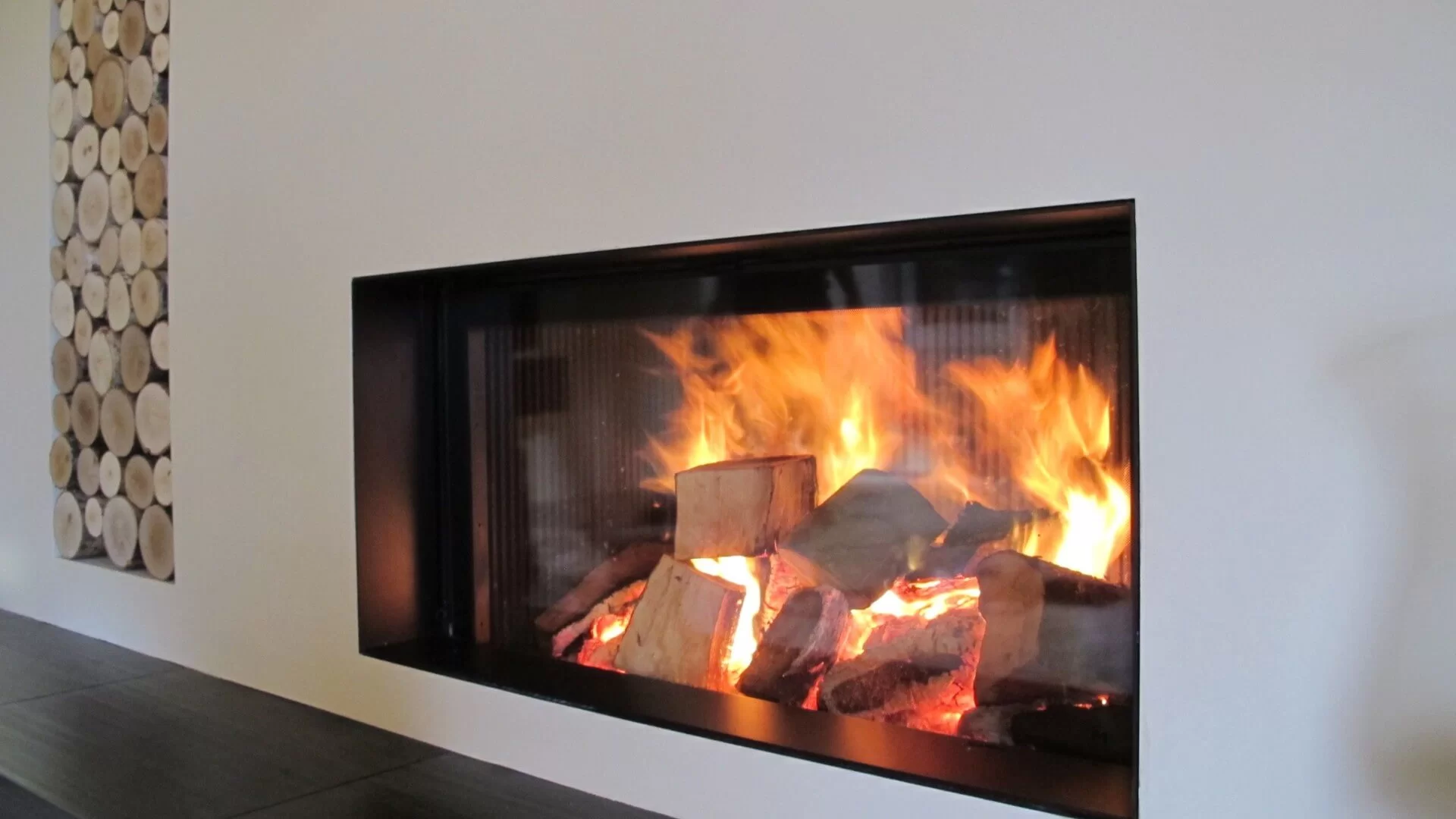 lareira fechada a lenha